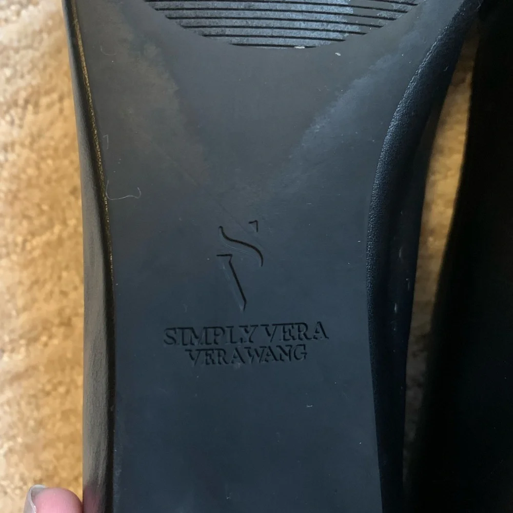 Vera Wang black flats - Picture 7 of 7